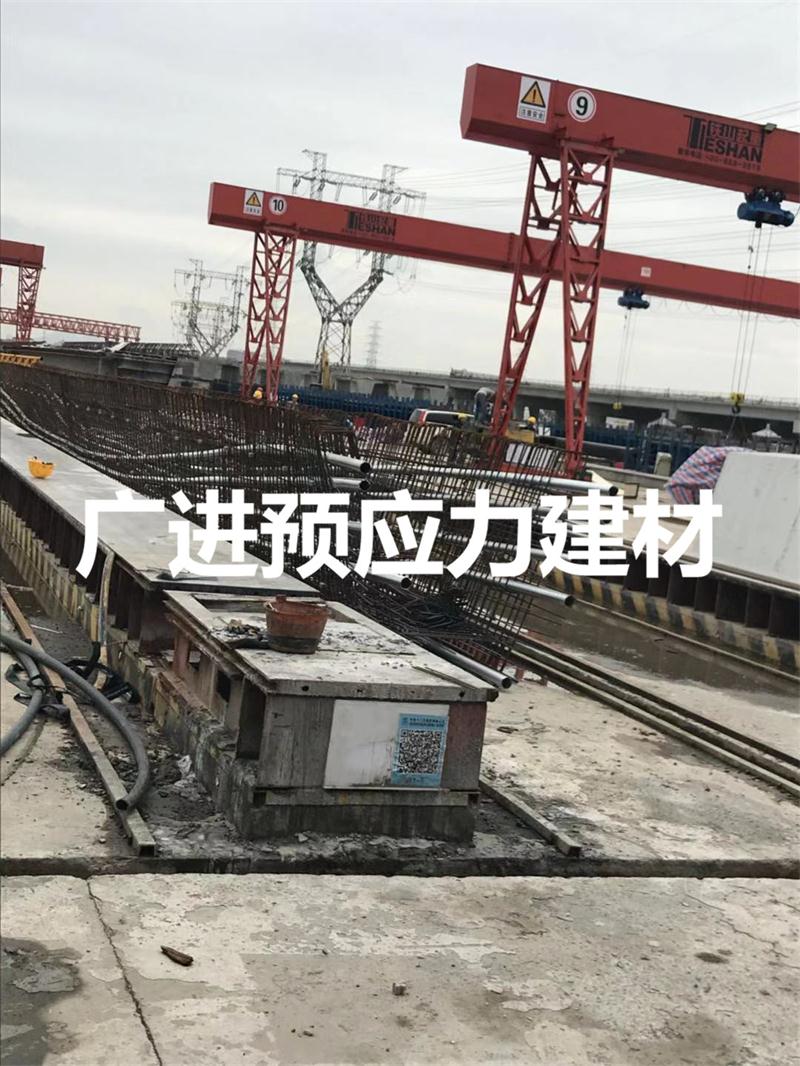 深圳外环高速二标段制梁场拉模用精轧钢筋